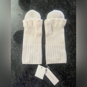Anthropologie crème mittens- fold over to show fingers and a hole on the thumb